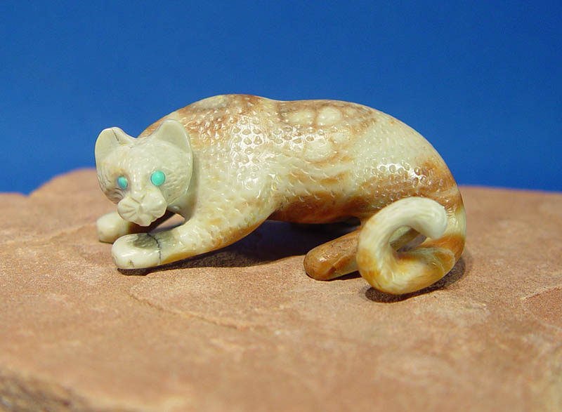 Zuni mountain lion fetish picasso marble